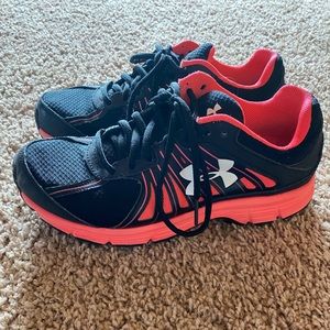 Women’s Under Armour shoes size 7.5
